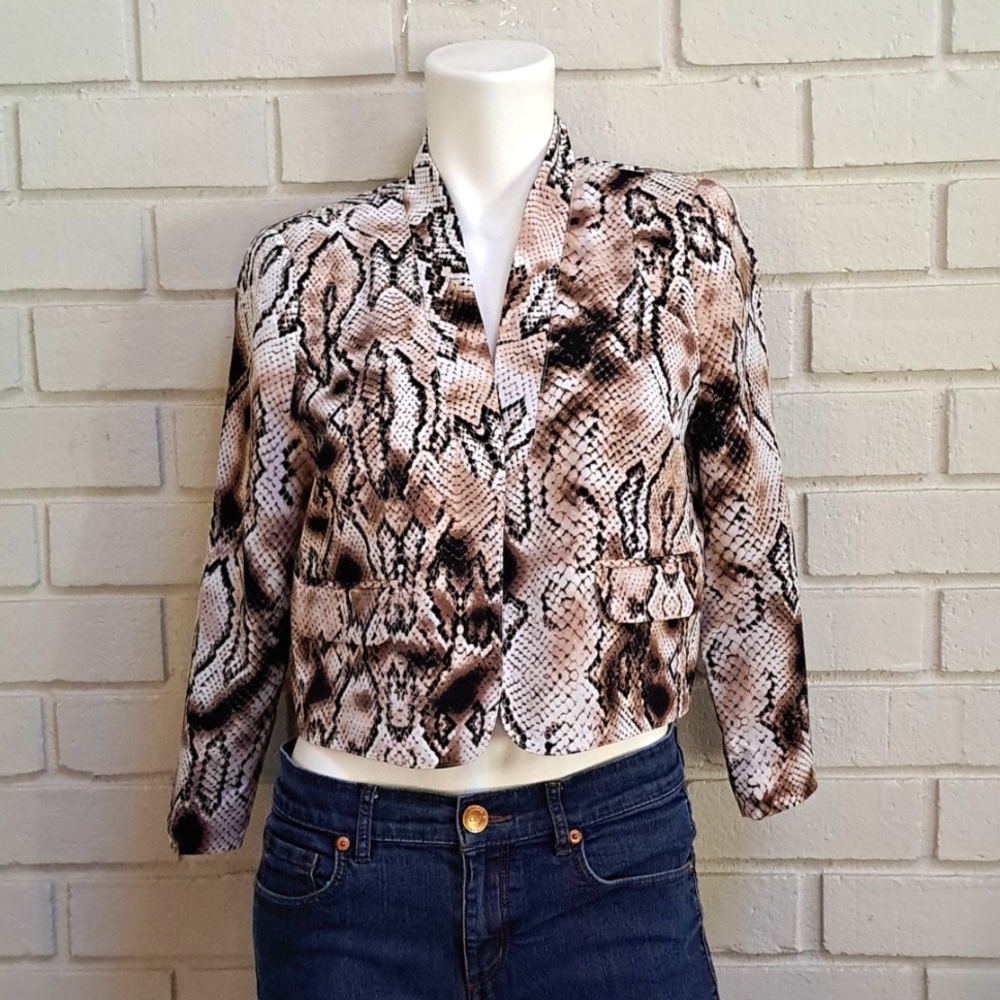 Worthington Snakeprint Open Front  Lined Cropped Blazer Jacket. Size Medium NWOT
